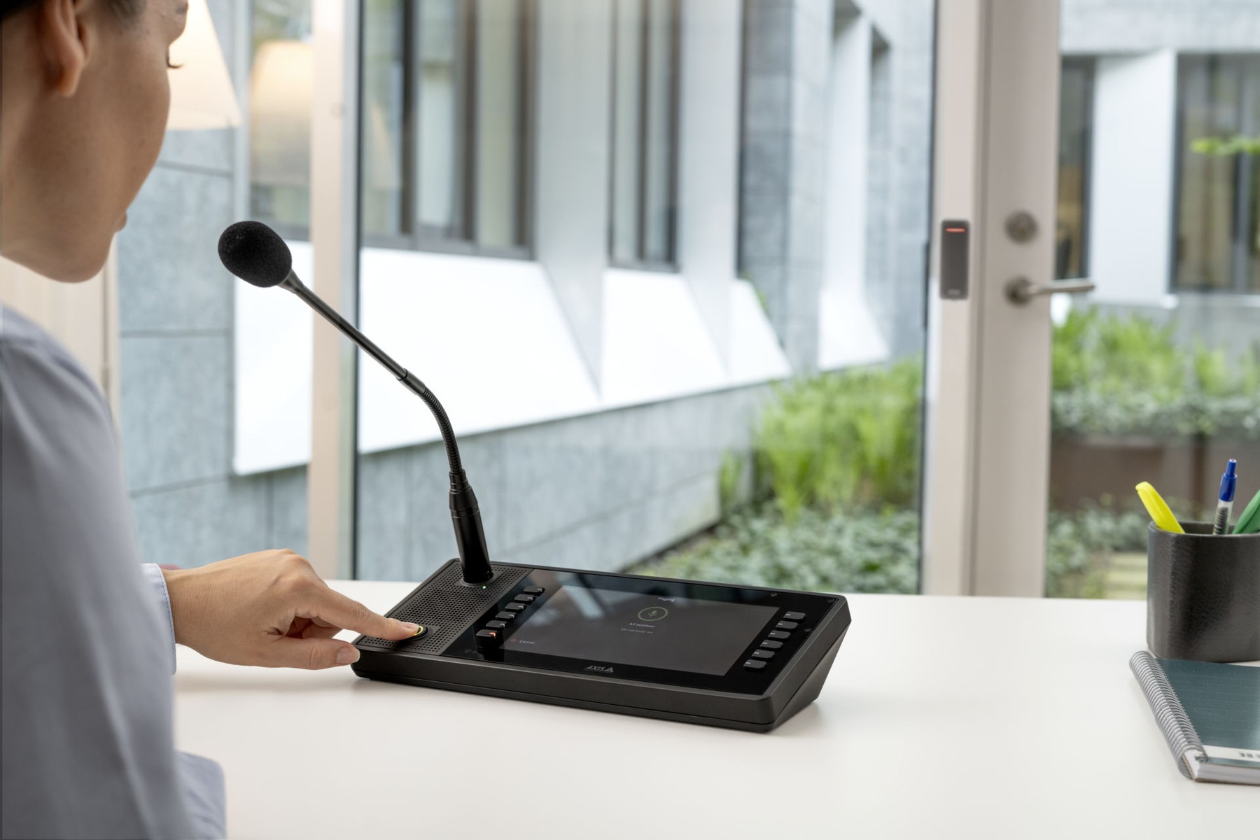 AXIS C6110 Network Paging Console